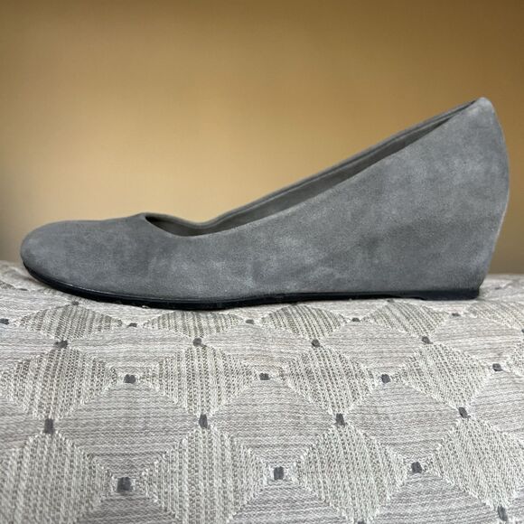 Stuart Weitzman Gray Suede Hidden Wedge Heels Pumps Women 6.5 Classic Minimalist - Picture 1 of 16